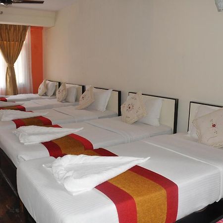 Hotel Pleasure Home Kathmandu Esterno foto