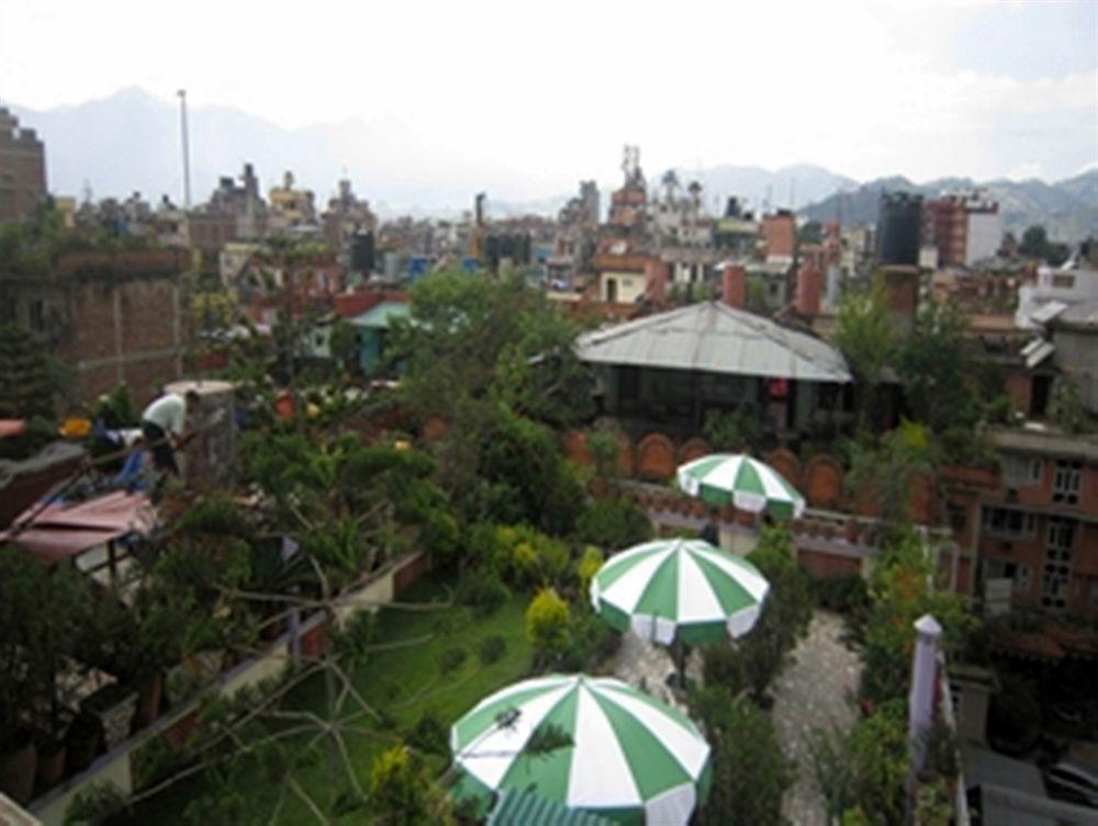 Hotel Pleasure Home Kathmandu Esterno foto