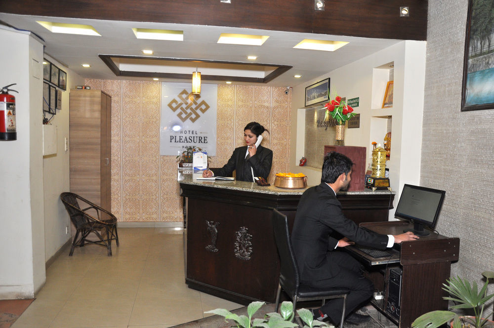 Hotel Pleasure Home Kathmandu Esterno foto