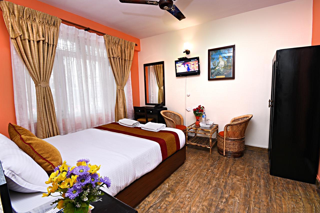 Hotel Pleasure Home Kathmandu Esterno foto