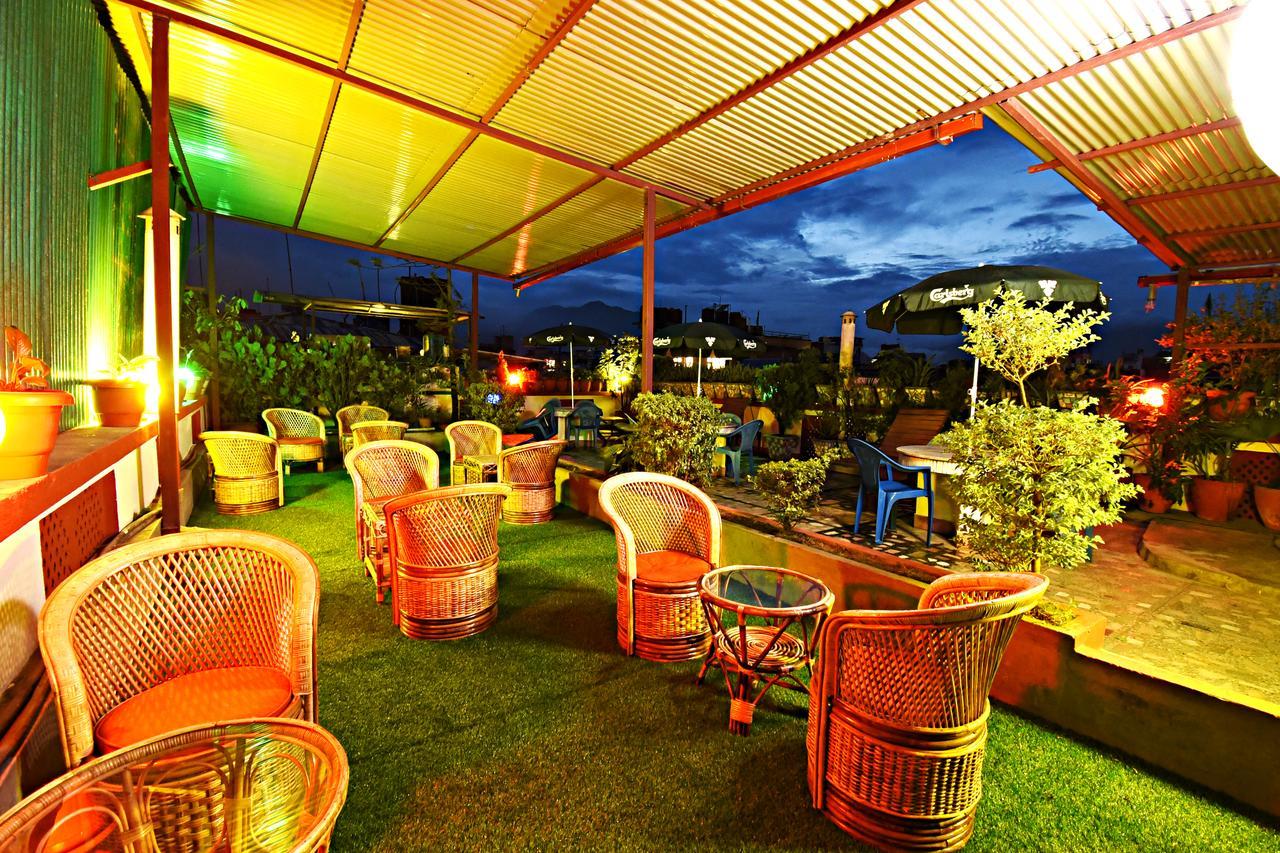 Hotel Pleasure Home Kathmandu Esterno foto