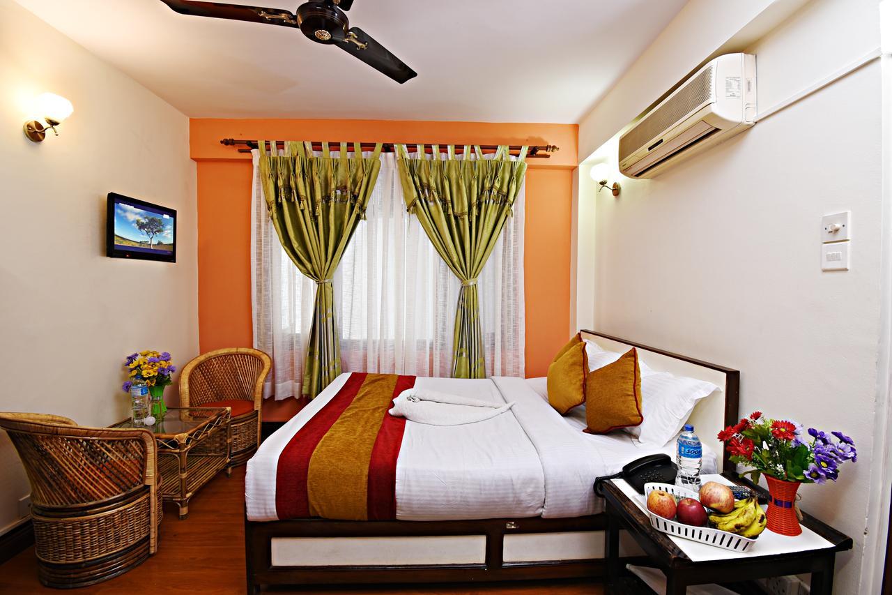 Hotel Pleasure Home Kathmandu Esterno foto