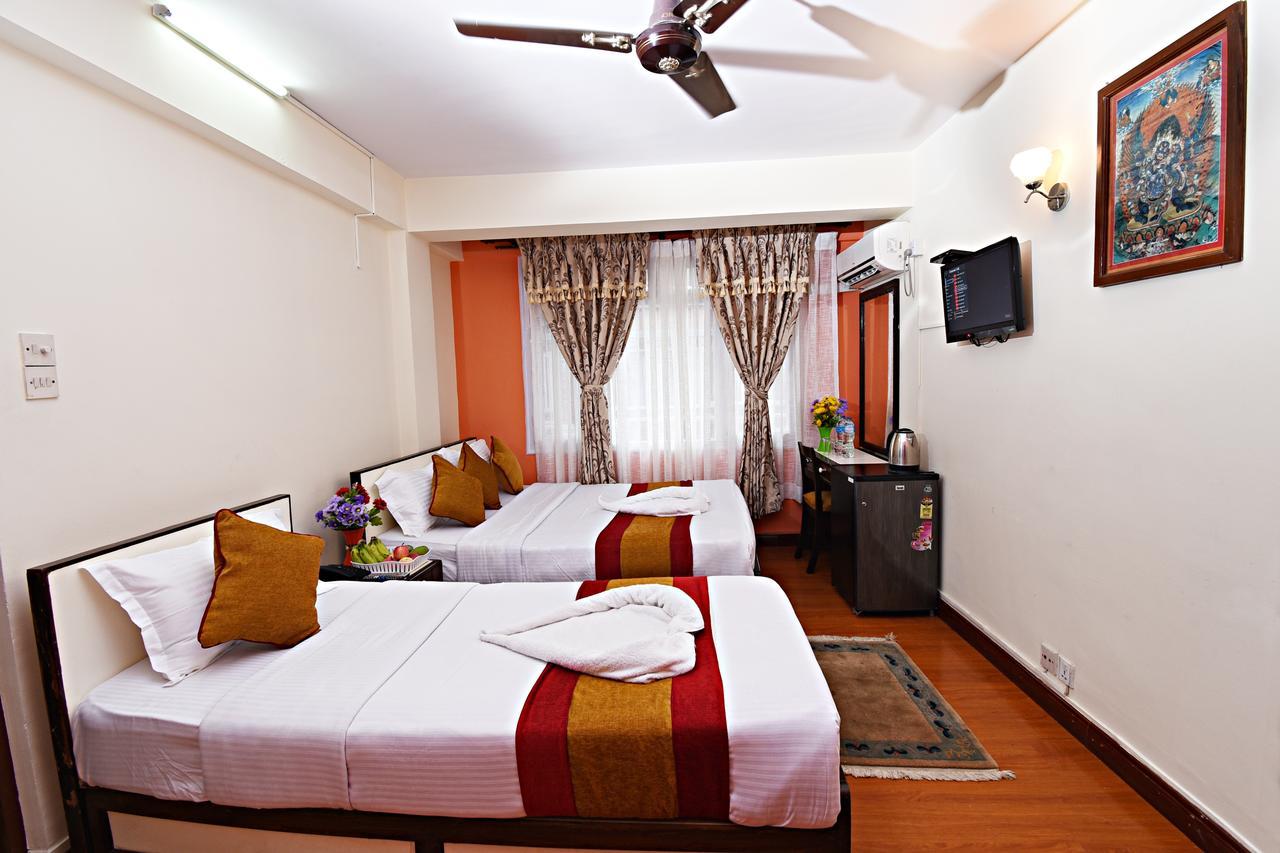 Hotel Pleasure Home Kathmandu Esterno foto
