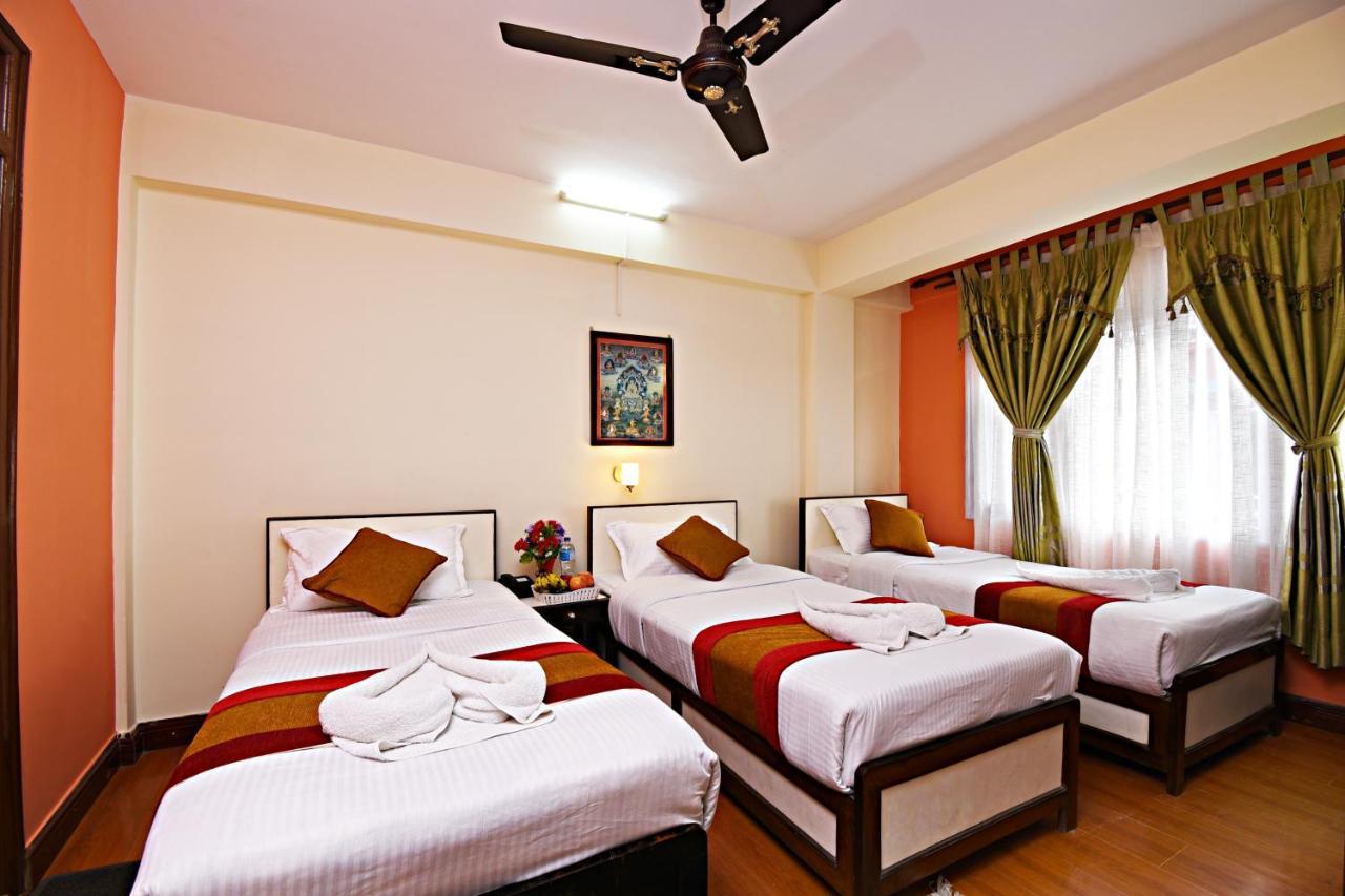 Hotel Pleasure Home Kathmandu Esterno foto