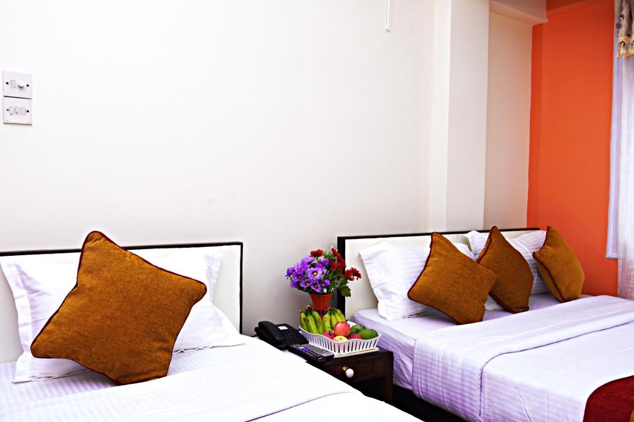 Hotel Pleasure Home Kathmandu Esterno foto
