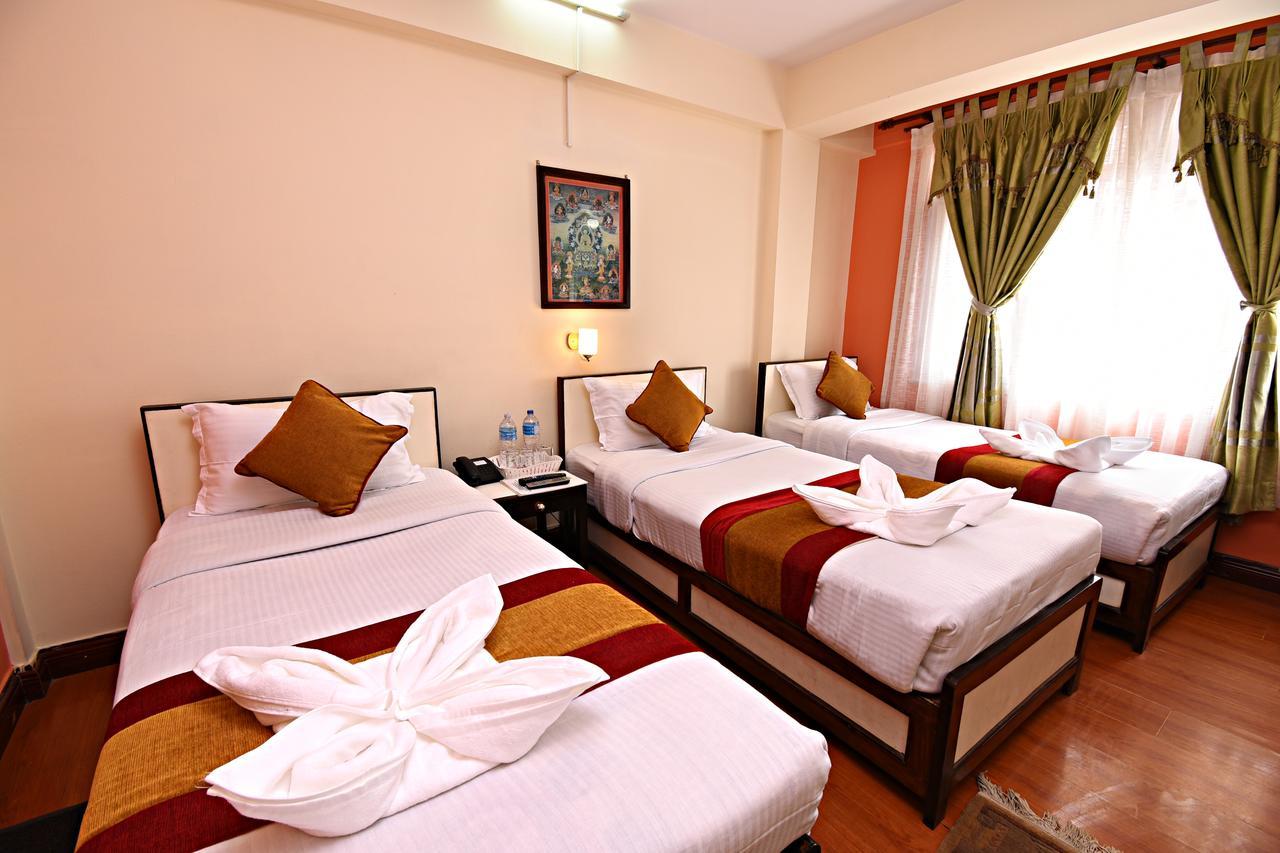 Hotel Pleasure Home Kathmandu Esterno foto