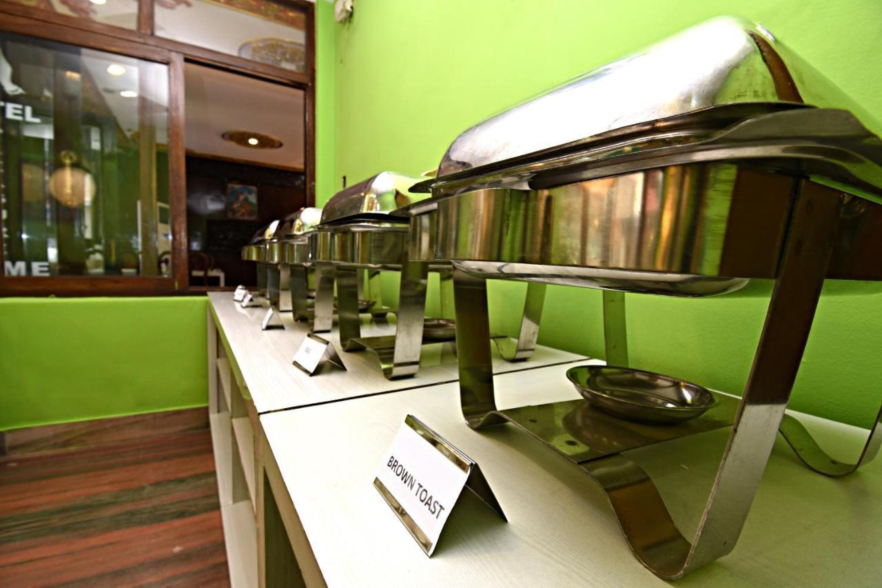 Hotel Pleasure Home Kathmandu Esterno foto